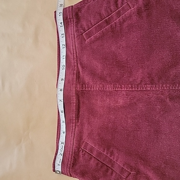 Loft Size 2 Burgundy / Wine Colored Corduroy Mini Skirt Excellent Used Condition - Picture 5 of 11